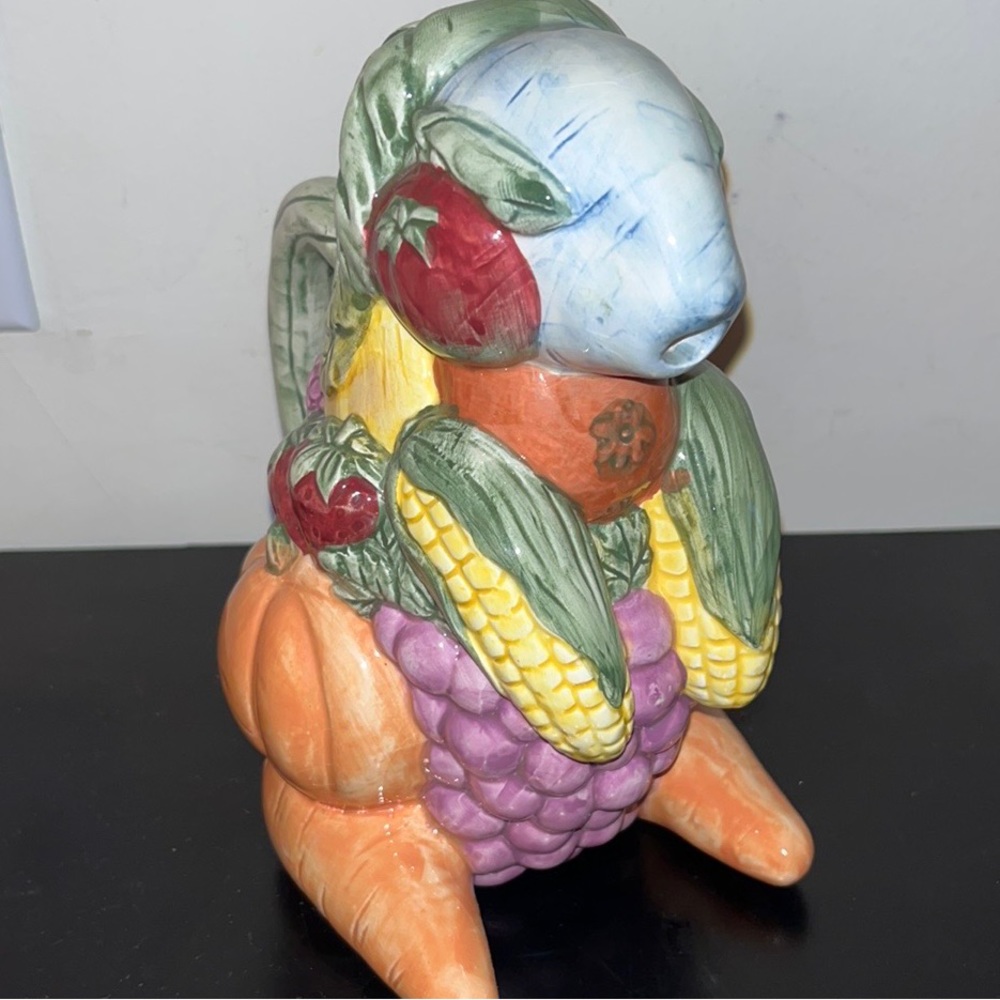 VINTAGE 1992 CBK LIMITED BUNNY RABBIT FRUIT PITCHER